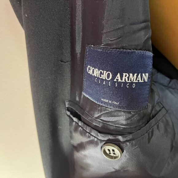 Giorgio Armani Men's Navy Blazer Jacket - Italian Size 50 / US Size M - Picture 4 of 7